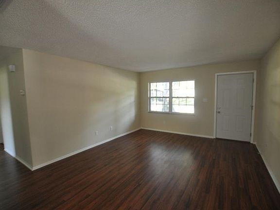 5th image of 1715 Hughes Dr
