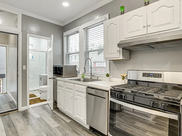 77 Laidlaw Ave #3 — Photo 16
