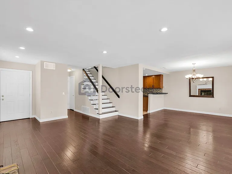 11018 Charleston St — Photo 9