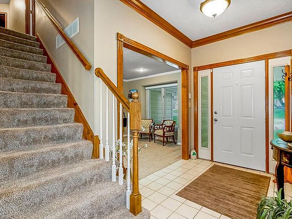 4th image of 2310 NE Greenwich Ct