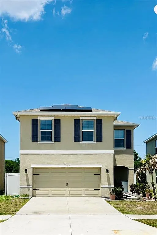 4 bed, 2.5 bath, 2078 sqft, $2,600 — Photo 1