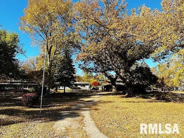 13913 N River Beach Dr, Chillicothe, IL 61523