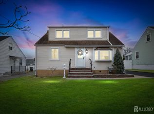27 George St, Avenel, NJ 07001