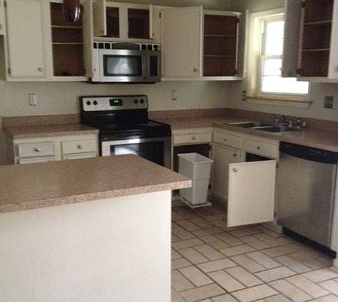 3rd image of 2826 Penobscot Dr