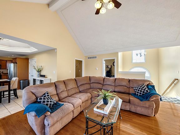 5th image of 788 Cliffside Dr