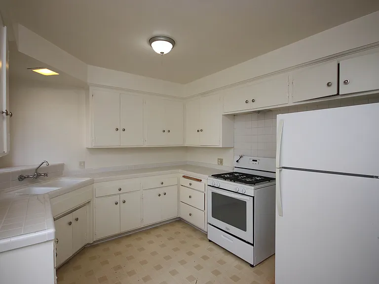 207 S 3rd Ave #3 — Photo 7