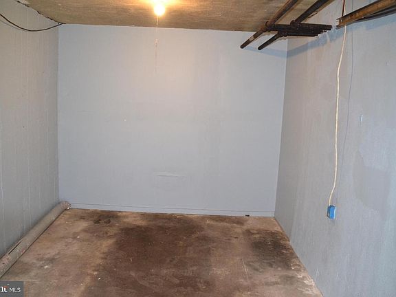 5th image of 7042 Clinton Rd