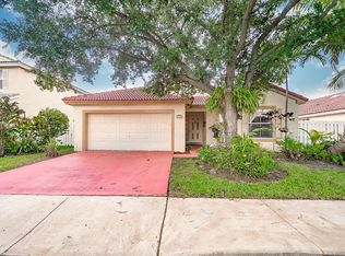 455 NW 165th Ave, Pembroke Pines, FL 33028