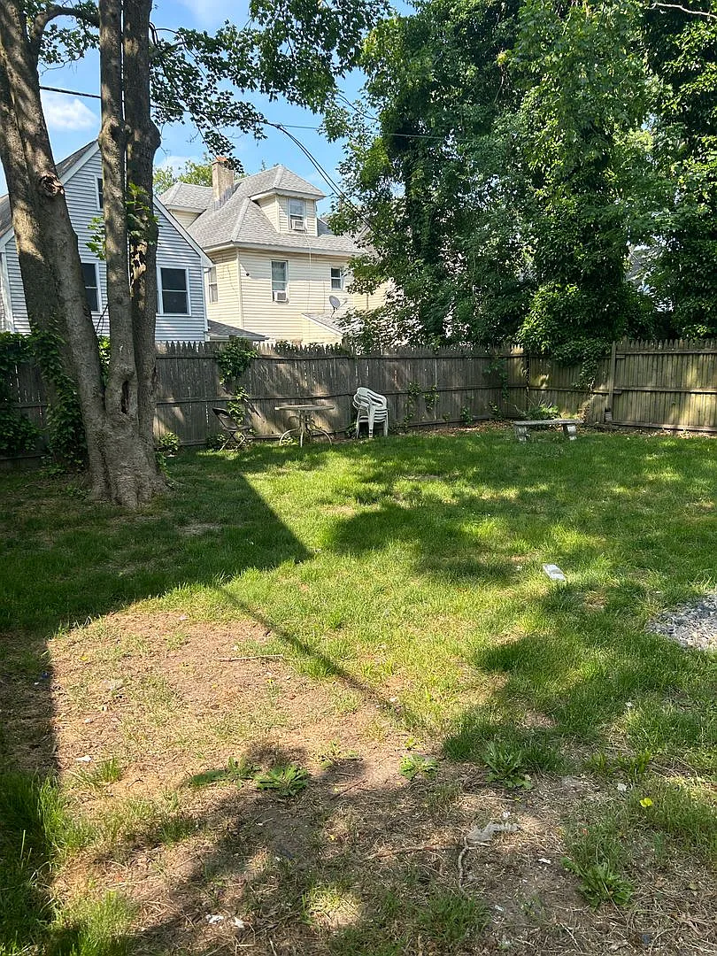 1139 Sewall Ave. — Photo 2
