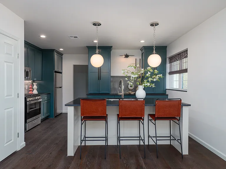 2501 NW 12th St #4 — Photo 1