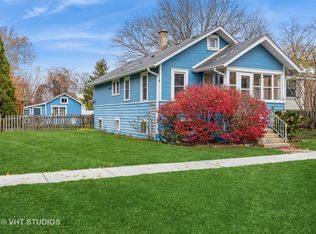 9408 Henrietta Ave, Brookfield, IL 60513