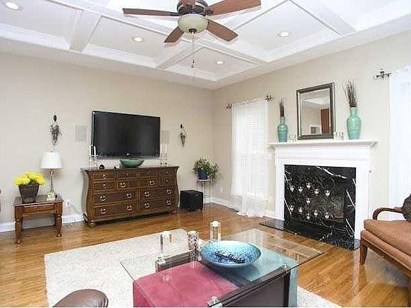 Family Room - Beautiful cofferred ceiling with speaker syste