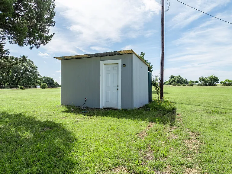 199 Apache Springs Rd — Photo 27