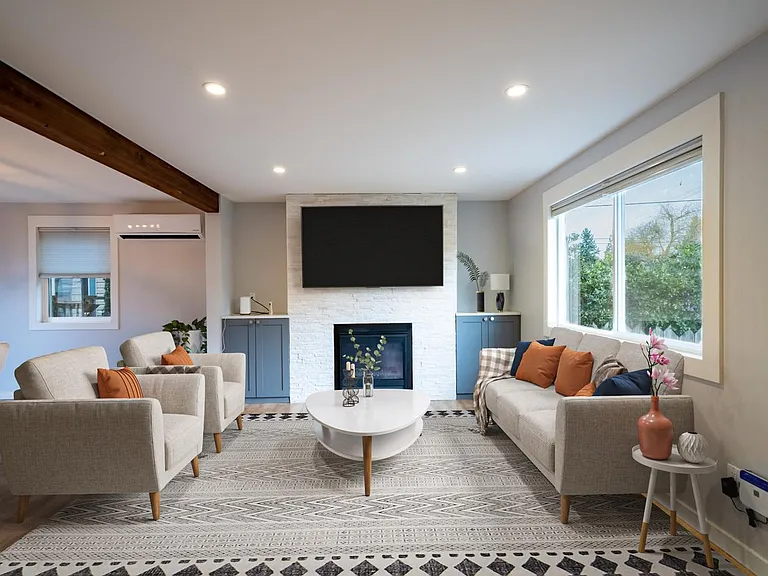 Furnished common areas! (Actual furniture will vary)