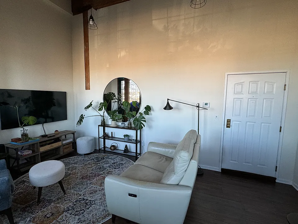 25 Grand St #103