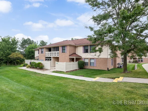 61264 Greenwood Dr, South Lyon, MI 48178