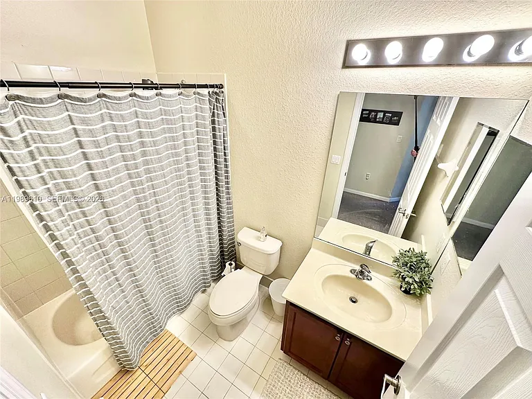11403 NW 89th St #219 — Photo 23