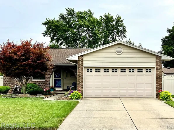 15355 Dondero Dr, Southgate, MI 48195