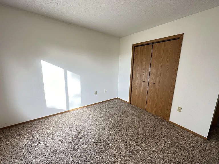317 Crestview Ln #B — Photo 9