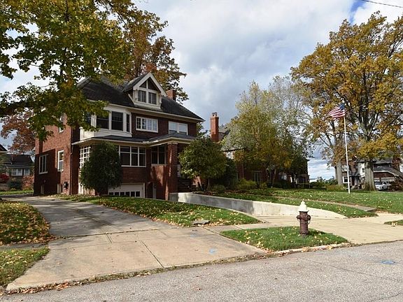 2nd image of 1056 Forest Cliff Dr