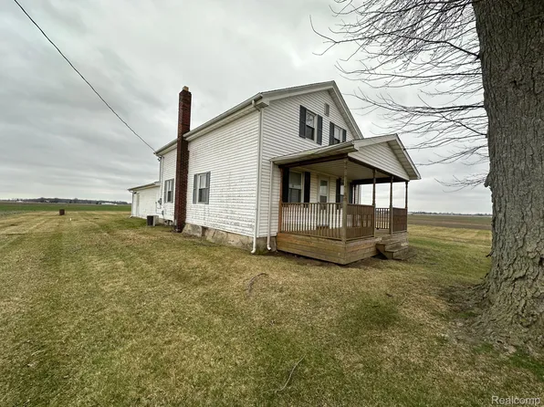 1347 Stearns Hwy, Deerfield, MI 49238