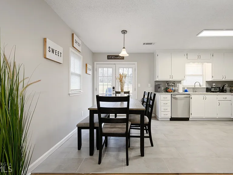 25 Jennifer Ln — Photo 6