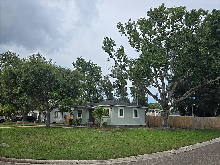 6001 Cedar St NE — Photo 1