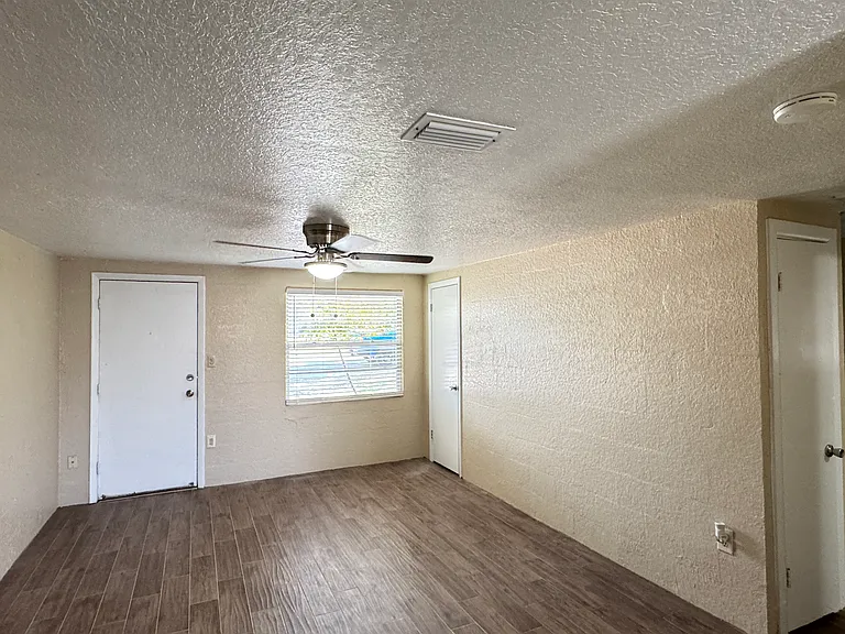 37207 Marlu Ln — Photo 2