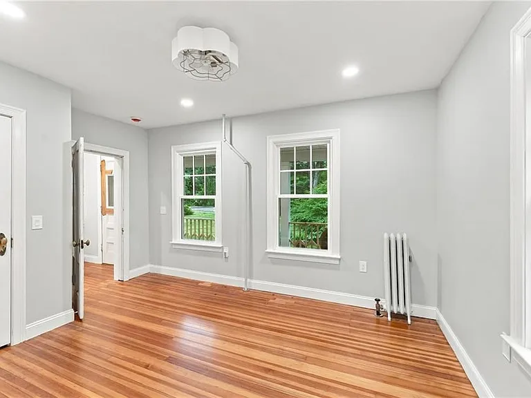 1552 Kingstown Rd — Photo 23