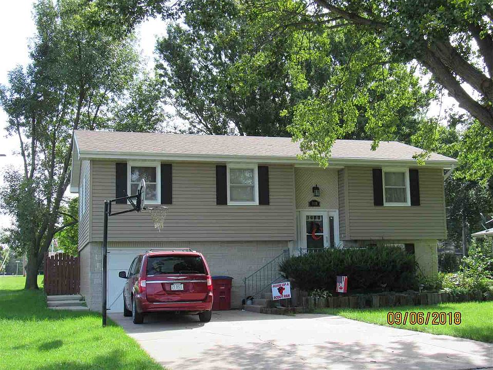 1st image of 1488 N 8th St
