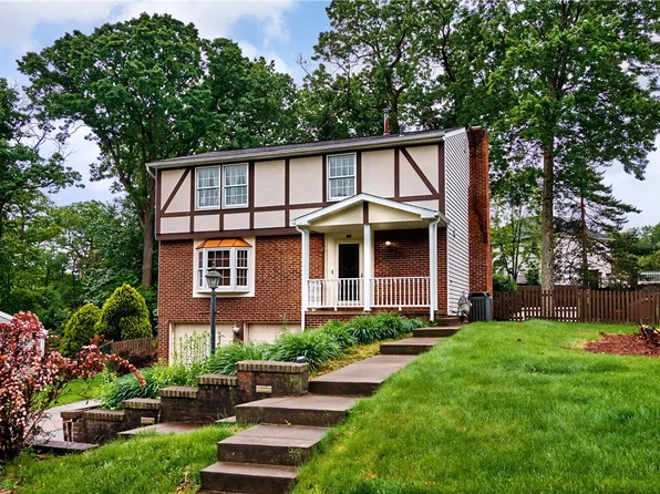 18 Giant Oak Dr, Baden, PA 15005