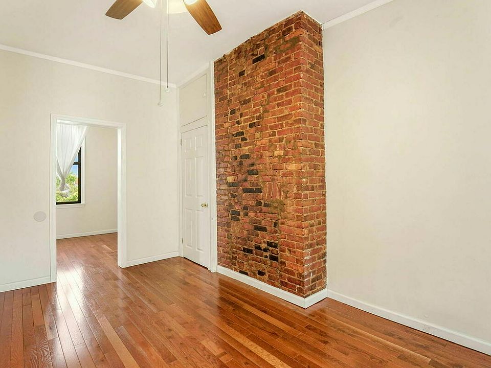 1st image of 17 Wilson Ave Unit 2RR