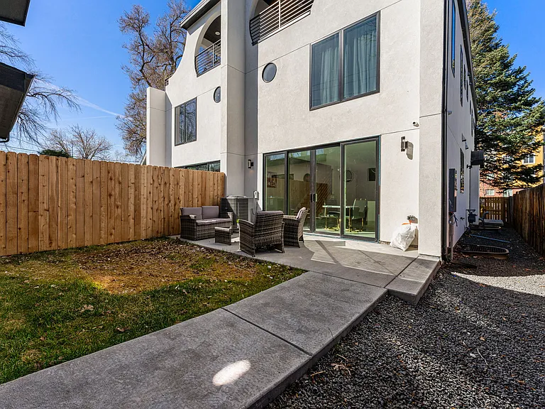 1660 Colorado Blvd — Photo 34