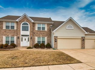 454 Castle Glen Ct, Ballwin, MO 63021