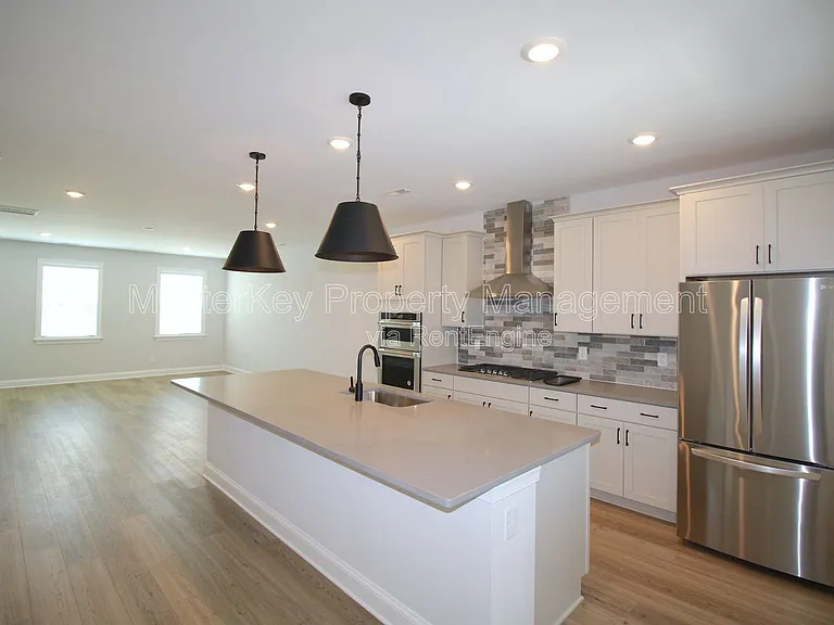 612 Amaranth Dr — Photo 9