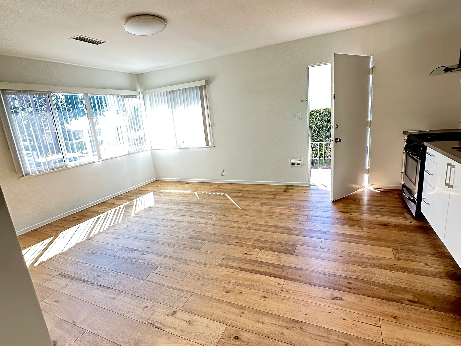 2 bed, $2,450 — Photo 2