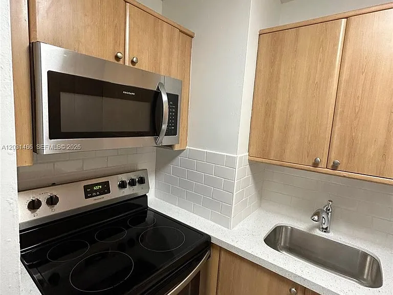 2920 SW 28th Ter #202 — Photo 23