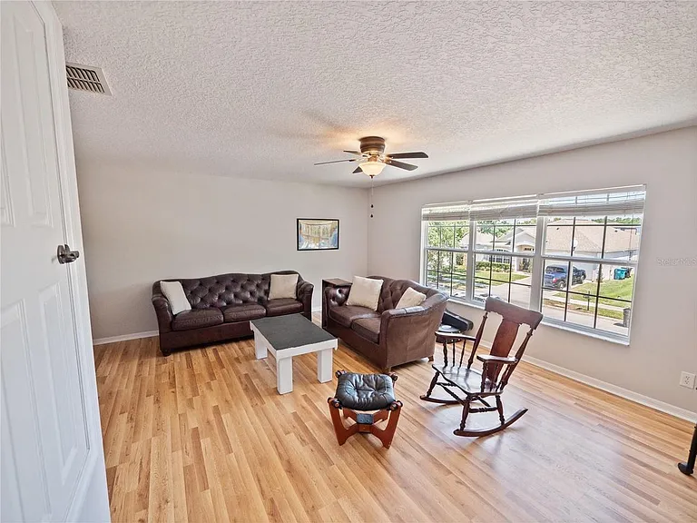 4904 Adair Oak Dr — Photo 28