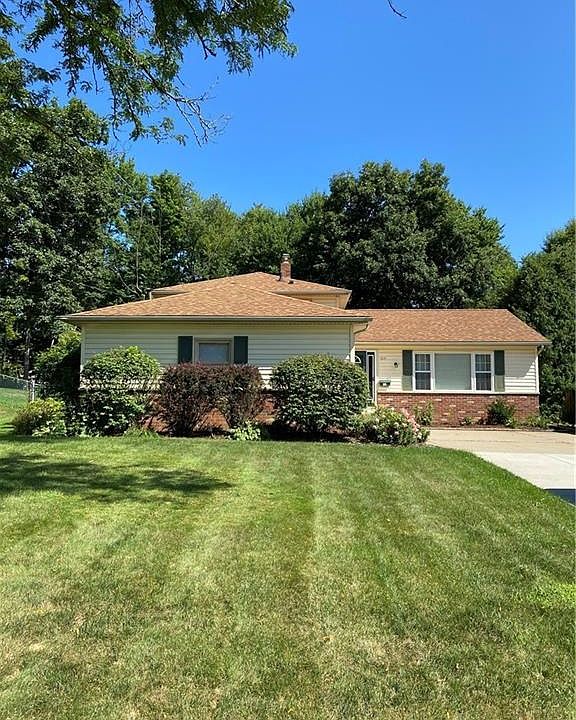 1st image of 1849 Laurel Dr