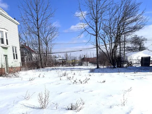 2140 Fairview St, Detroit, MI 48214