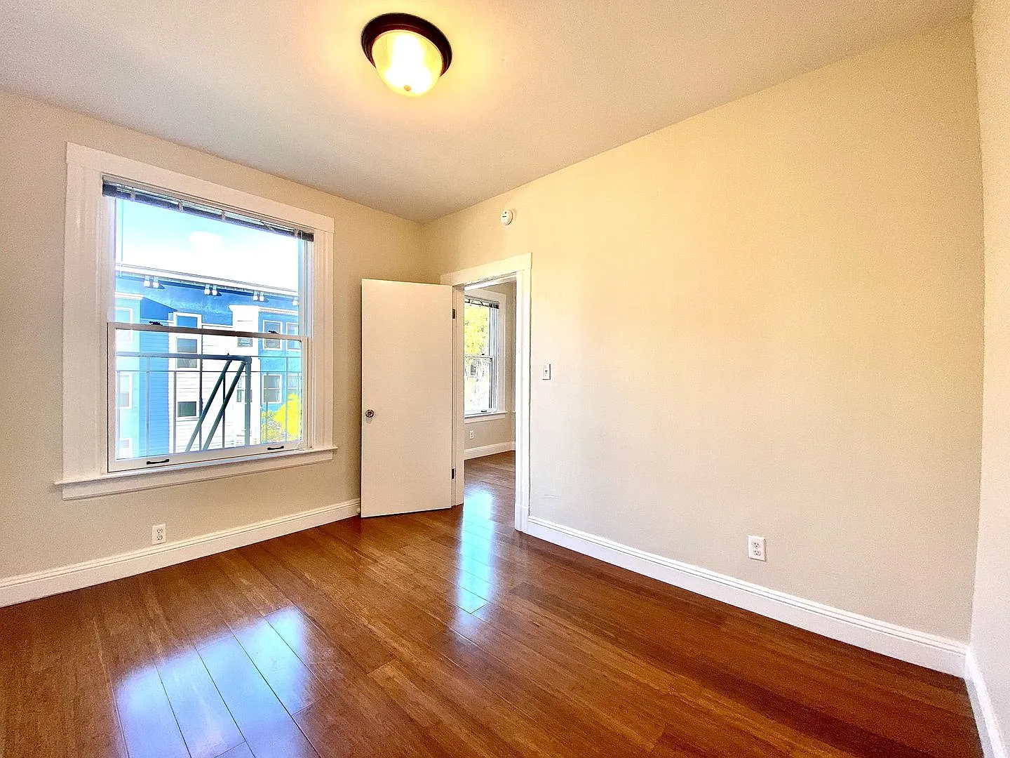 435 Hayes Apartments — Photo 4