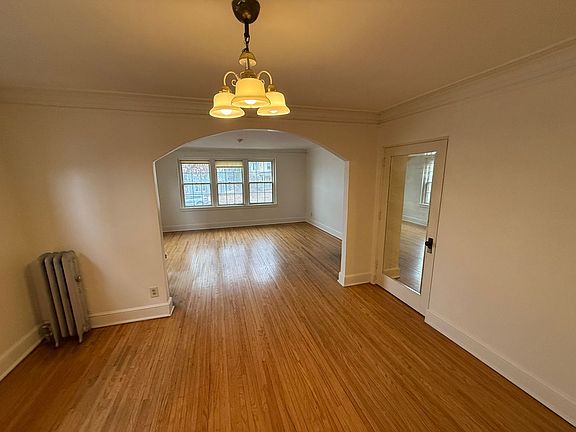4th image of 2040 Grand Ave #104