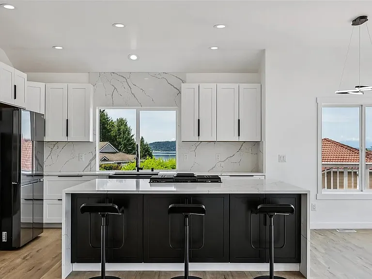 2805 Chambers Bay Dr — Photo 24