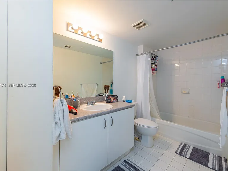 816 NW 11th St #606 — Photo 8