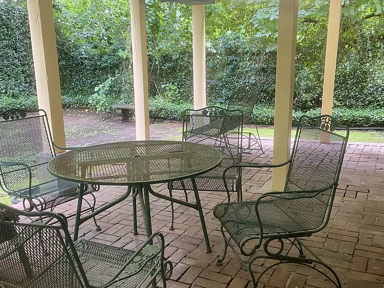 There's also a shady covered patio and small yard behind the house for tenants' use by 1023 Bond Street residents well as 1027 Bond Street residents (1027, is on the other side of the house and occupied by Mercer Law students)
