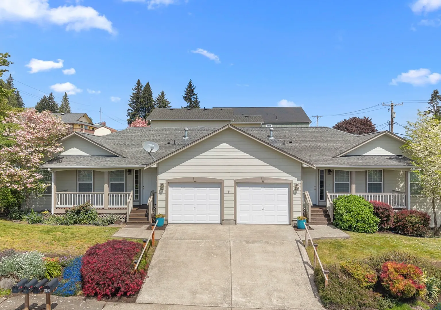 Spacious 3-Bedroom Home in Desirable Tumwater Hill — Photo 1