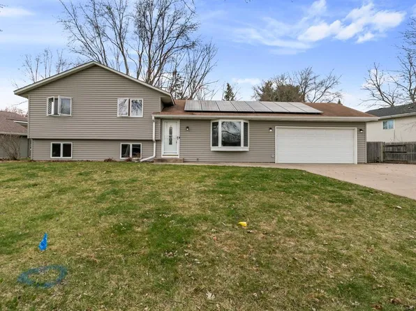 8726 Ivywood Ave S, Cottage Grove, MN 55016
