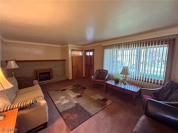3rd image of 3850 S Schenley Ave