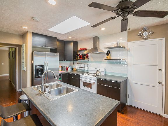 5th image of 3373 Meridian Ave