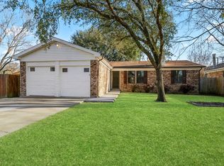 836 Hollow Creek Rd, Burleson, TX 76028